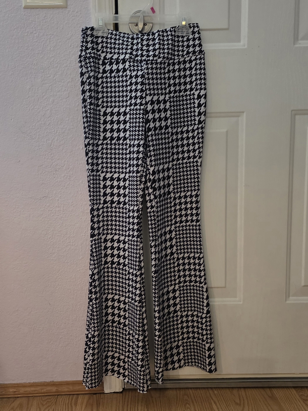 NWOT- No Boundaries Small Black & White Houndstooth Wide Leg Jeans - Women